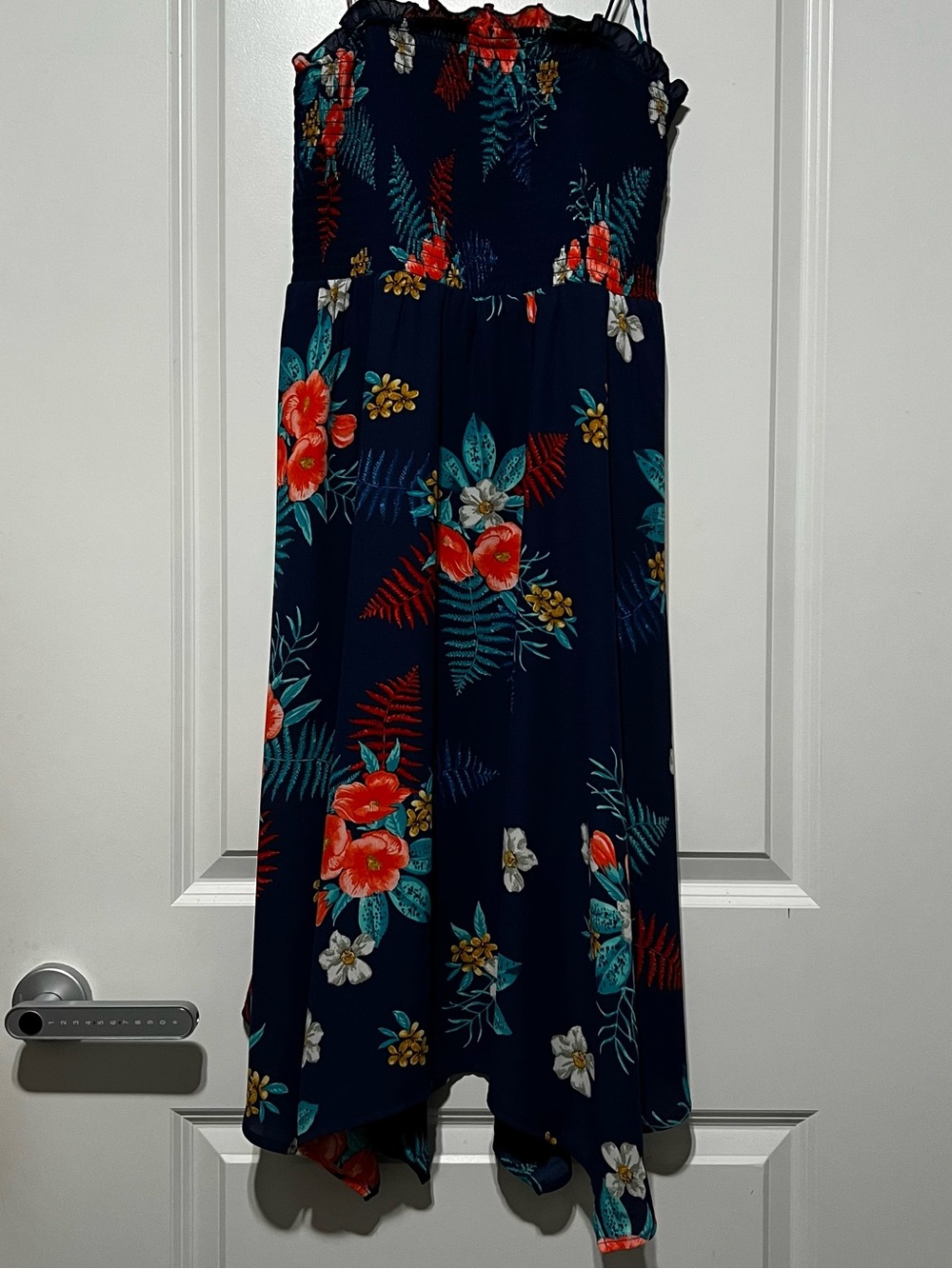 Express Women’s Floral Print Midi Dress in Navy/Multi